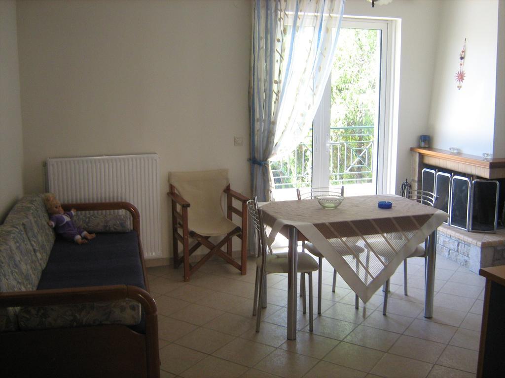 Appartement Filoxenia à Levídhion Chambre photo