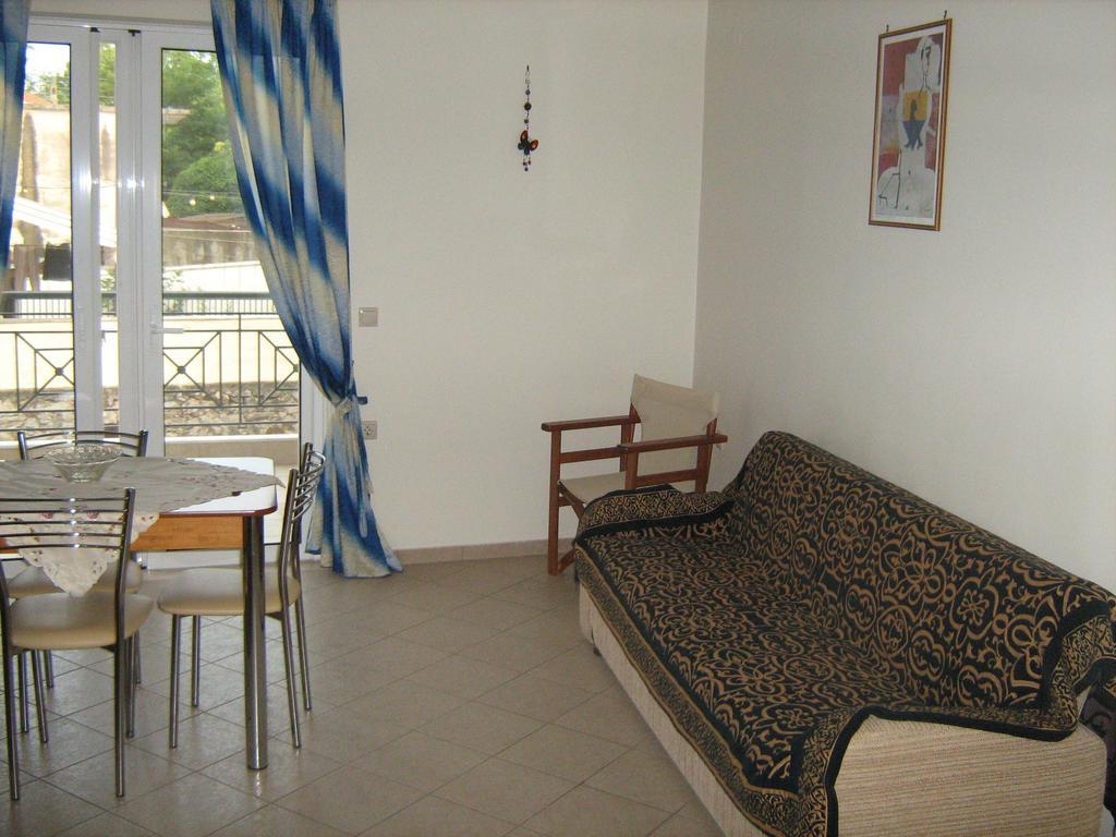 Appartement Filoxenia à Levídhion Chambre photo